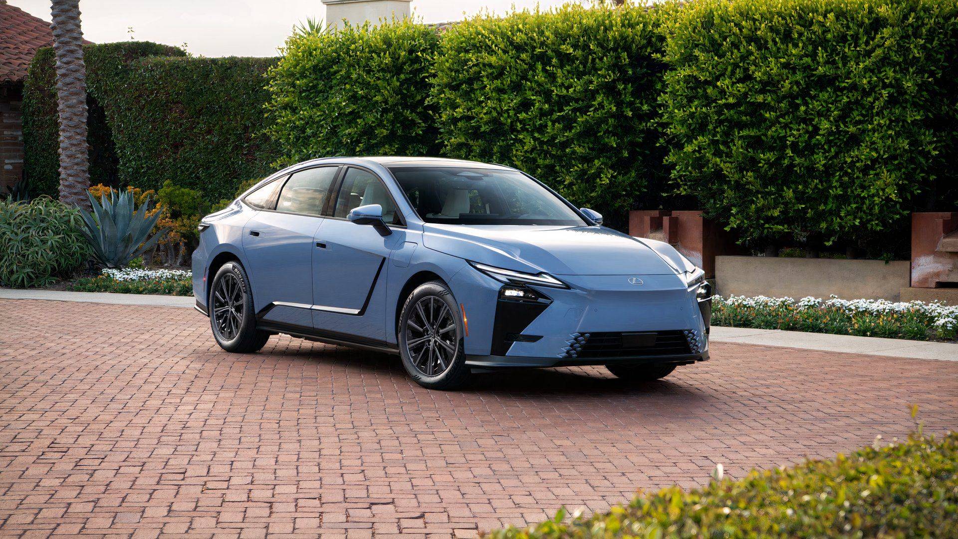2026 Lexus ES 350e parked in a front three-quarter view