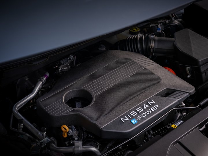Nissan e-POWER powertrain cover and engine-bay components