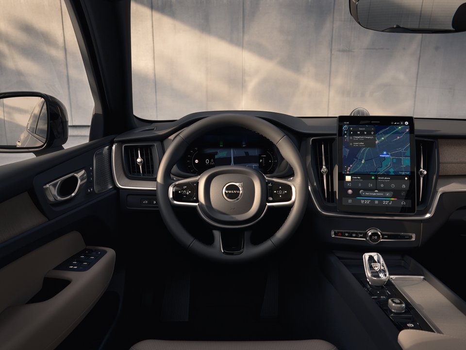 Volvo XC60 steering wheel, dashboard and central display