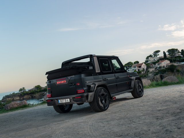 Rear three-quarter view of the Brabus 900 Rocket Edition Cabrio