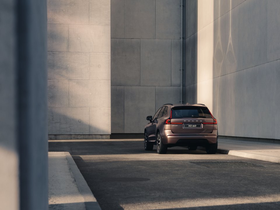 Rear three-quarter view of the Volvo XC60 plug-in hybrid